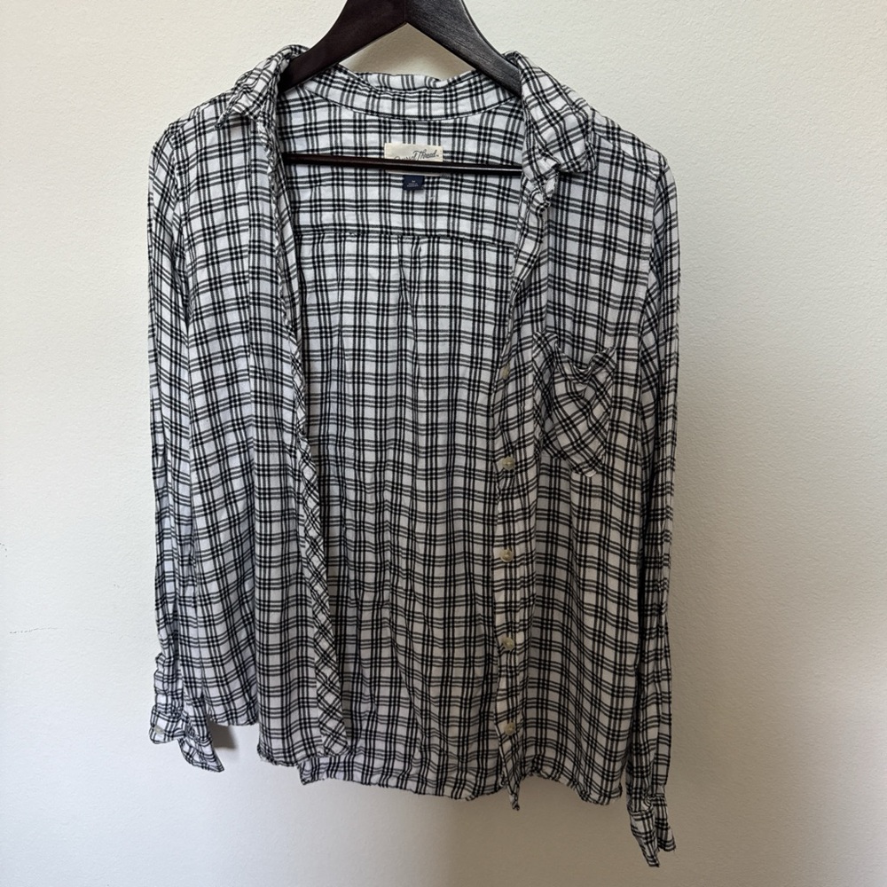 Universal Thread Black and White Plaid women’s  Shirt